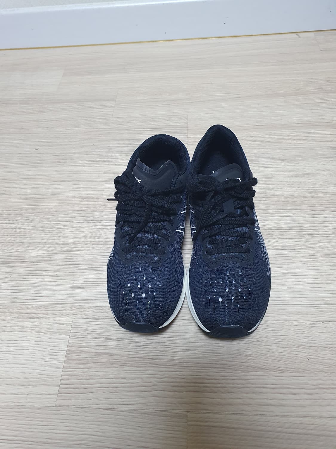 아식스 Trither Edge 블랙 런닝화 260 상품이미지3