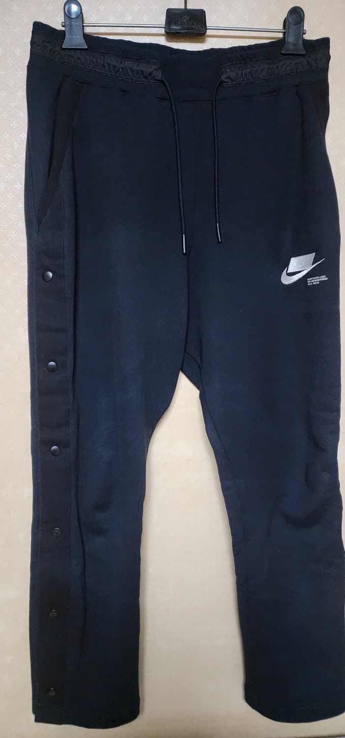 나이키 남성  블랙 기모 트레이닝팬츠 상태굿 L 상품이미지1