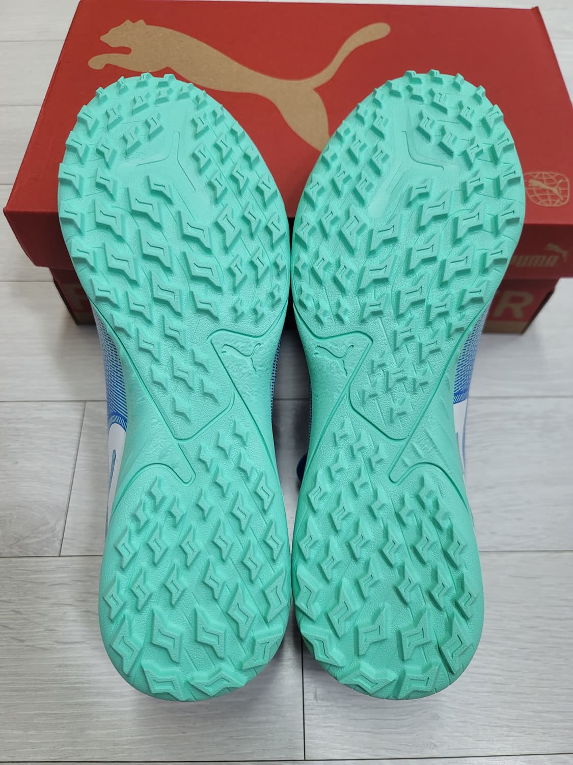 (250)푸마 풋살화 퓨처 7 플레이 TT[대전 직거래도 가능] 상품이미지9