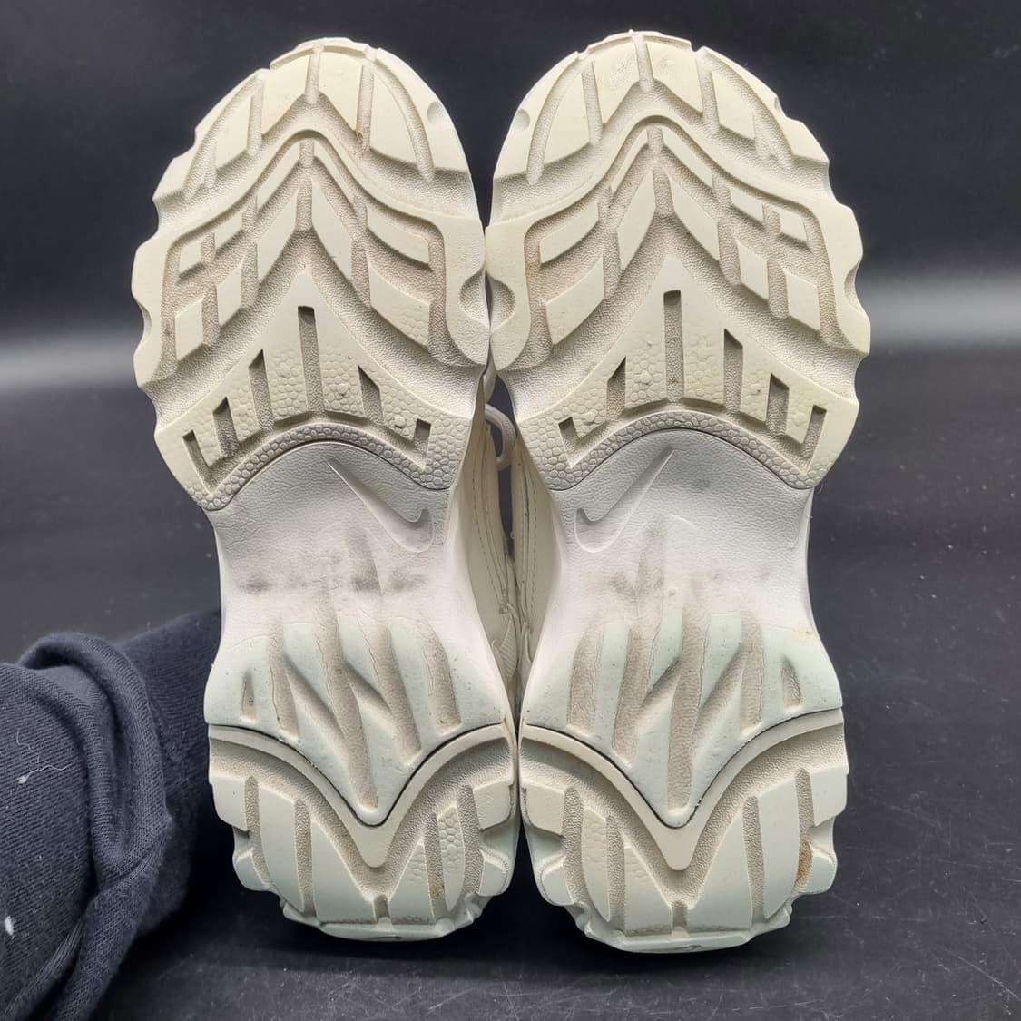 나이키 tc7900 써밋화이트 운동화225 상품이미지3