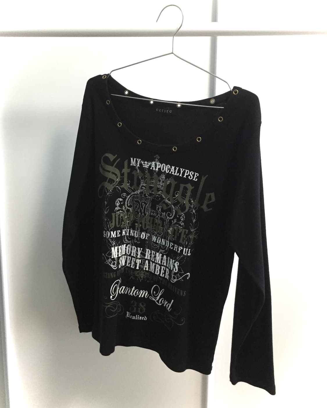 오네갸루 펑크 Gold Eyelets Punk Graphics Top 상품이미지1