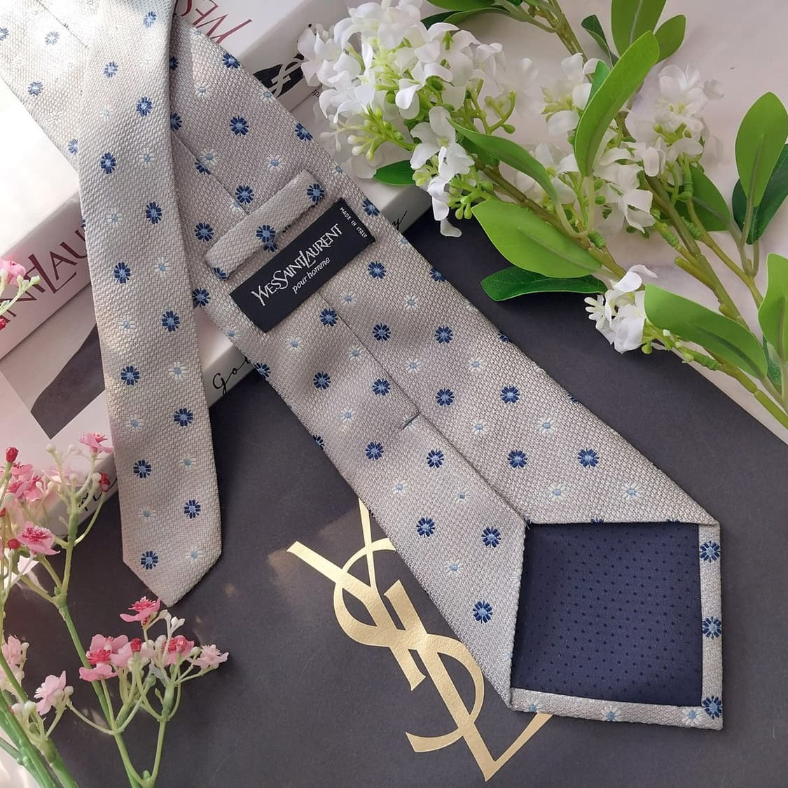 입생로랑 실크  플라워 자카드 넥타이 9.7cm A등급 k1971
 상품이미지3