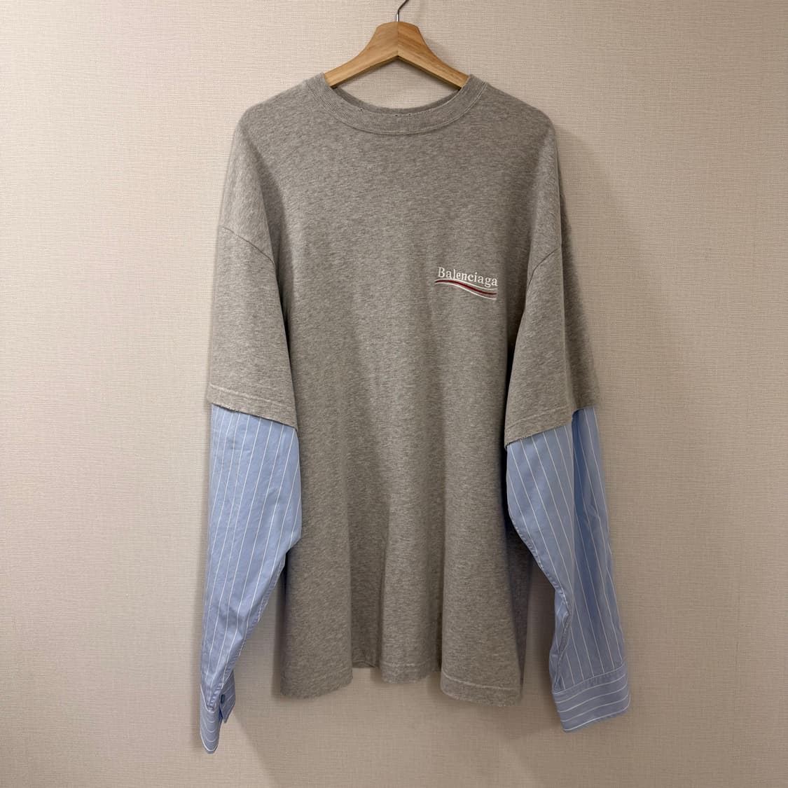 [XXS] 발렌시아가 남성 그레이 웨이브 로고 레이어드 긴팔 티셔츠 상품이미지1