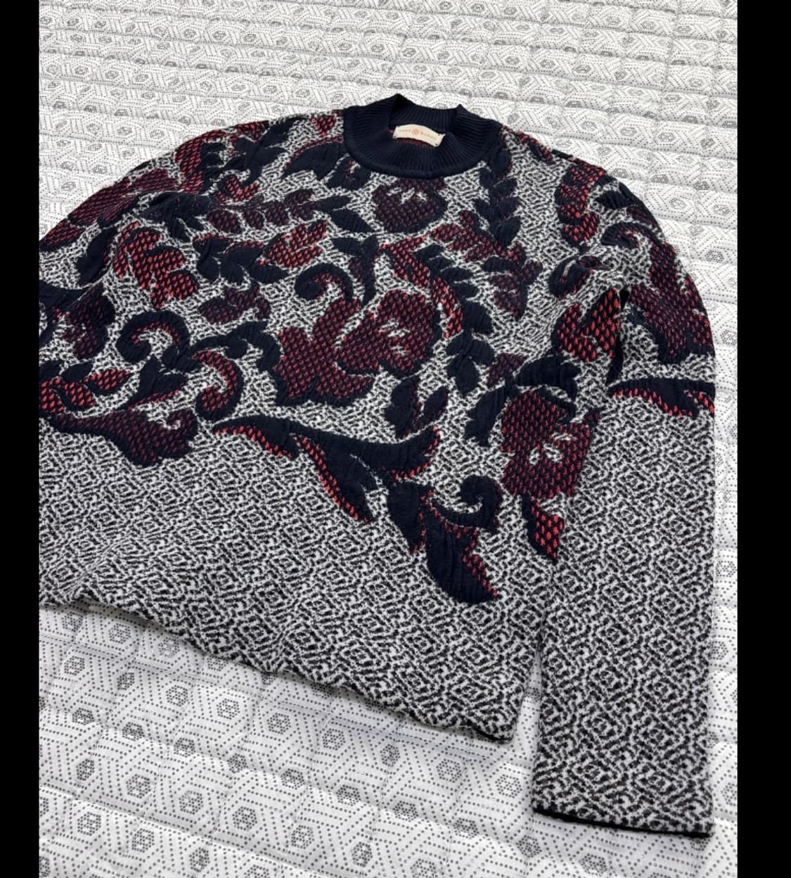 토리버치 플라워 패턴 스웨터 ~55 상품이미지1