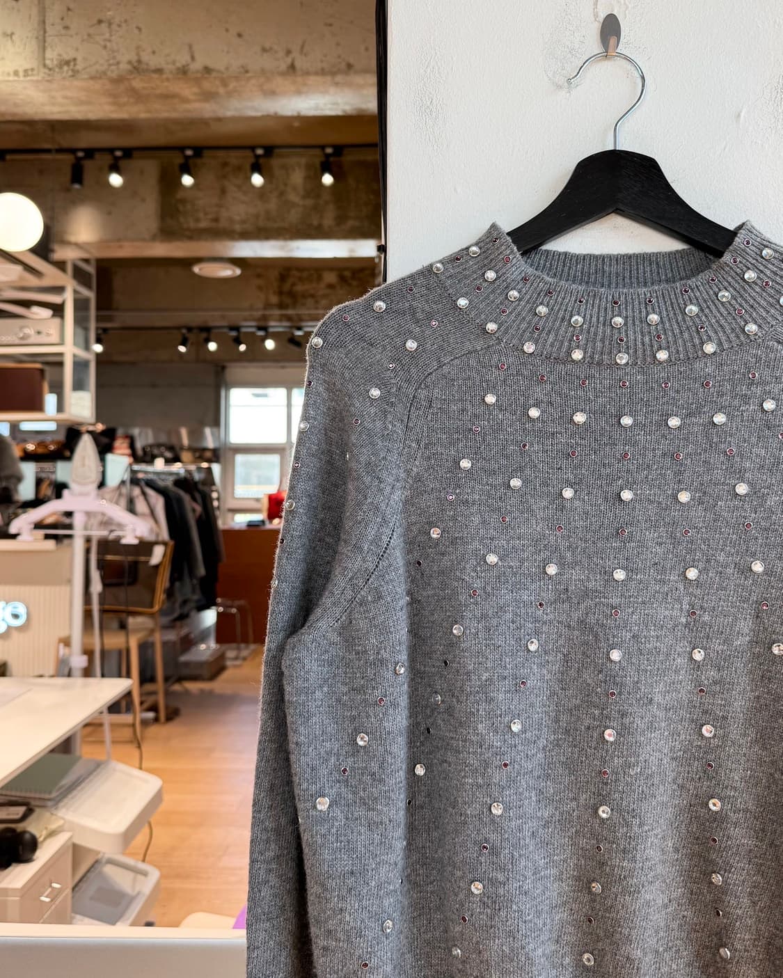 산드로 그레이 큐빅 라운드 니트  상품이미지4