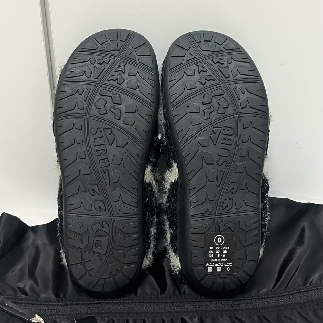 [0]토가풀라 x 수부 25fw 니트 슬립온/블랙 상품이미지3