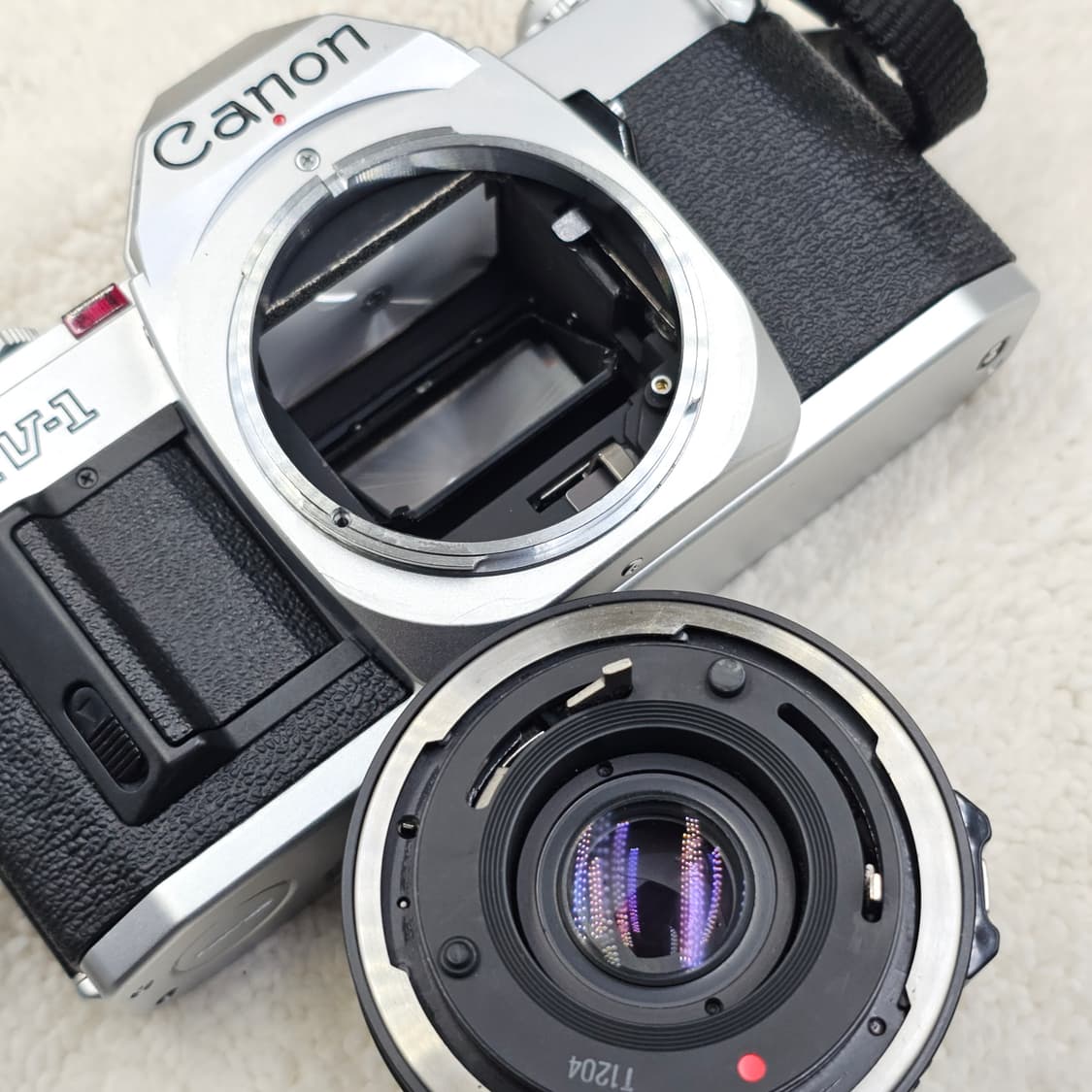 캐논 AV-1 필름카메라 필카 상태 A급 정상작동 서비스 있음 소장용 상품이미지7