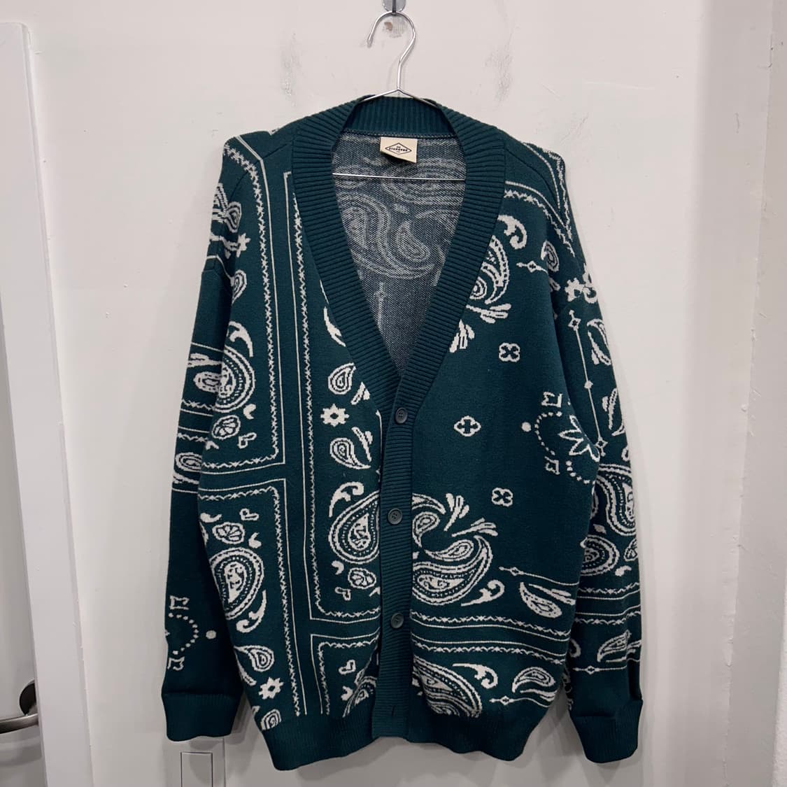 316스탠다드 페이즐리 패턴 브이넥 니트 가디건 상품이미지2