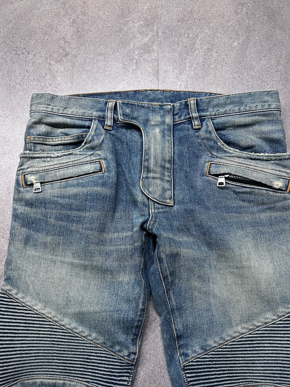 발망 16fw 디스트레스드 바이커 팬츠 상품이미지4