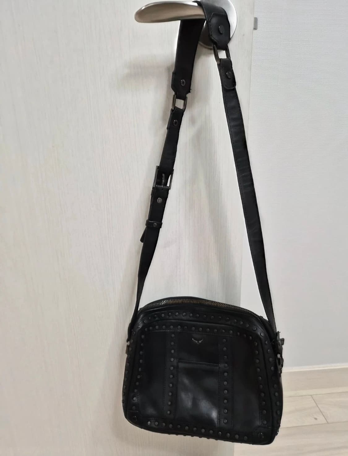 쟈딕앤볼테르 락 스터드 숄더백 상품이미지3