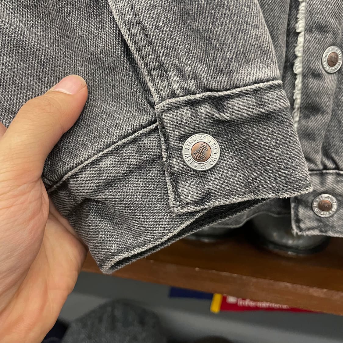 리바이스 실버탭 흑청 쉐르파 데님 트러커 자켓 상품이미지7