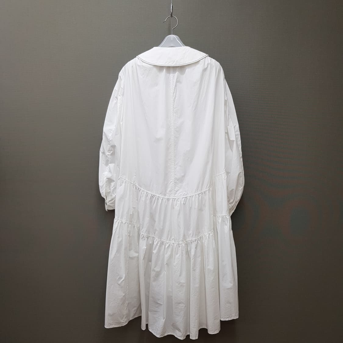 오즈세컨 O2nd 2022 빅카라 리본 디테일 셔츠형 원피스 상품이미지5