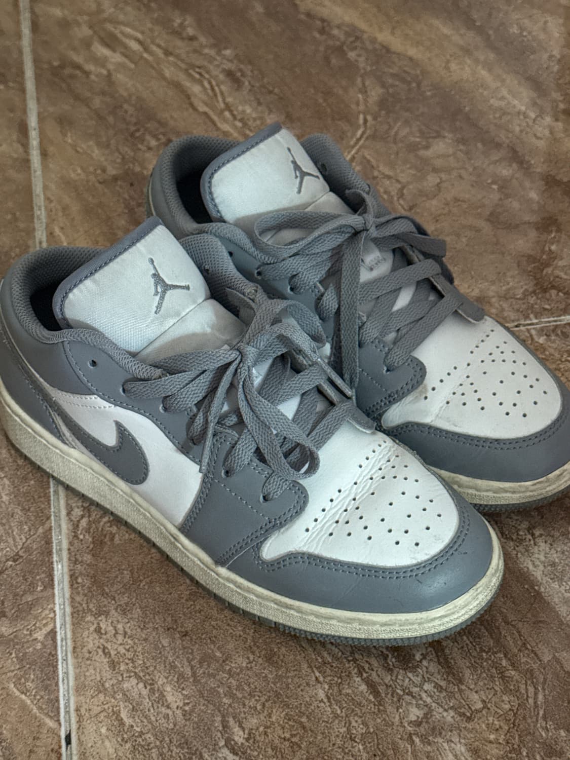 [240 6YW] 조던1 로우 스텔스 앤 화이트 상품이미지1