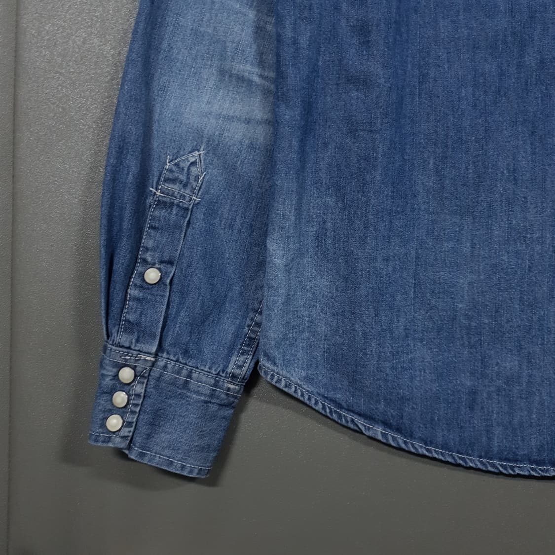 L) 폴로 데님앤서플라이 자개 비즈 디테일 워시드 웨스턴 데님 셔츠 상품이미지9