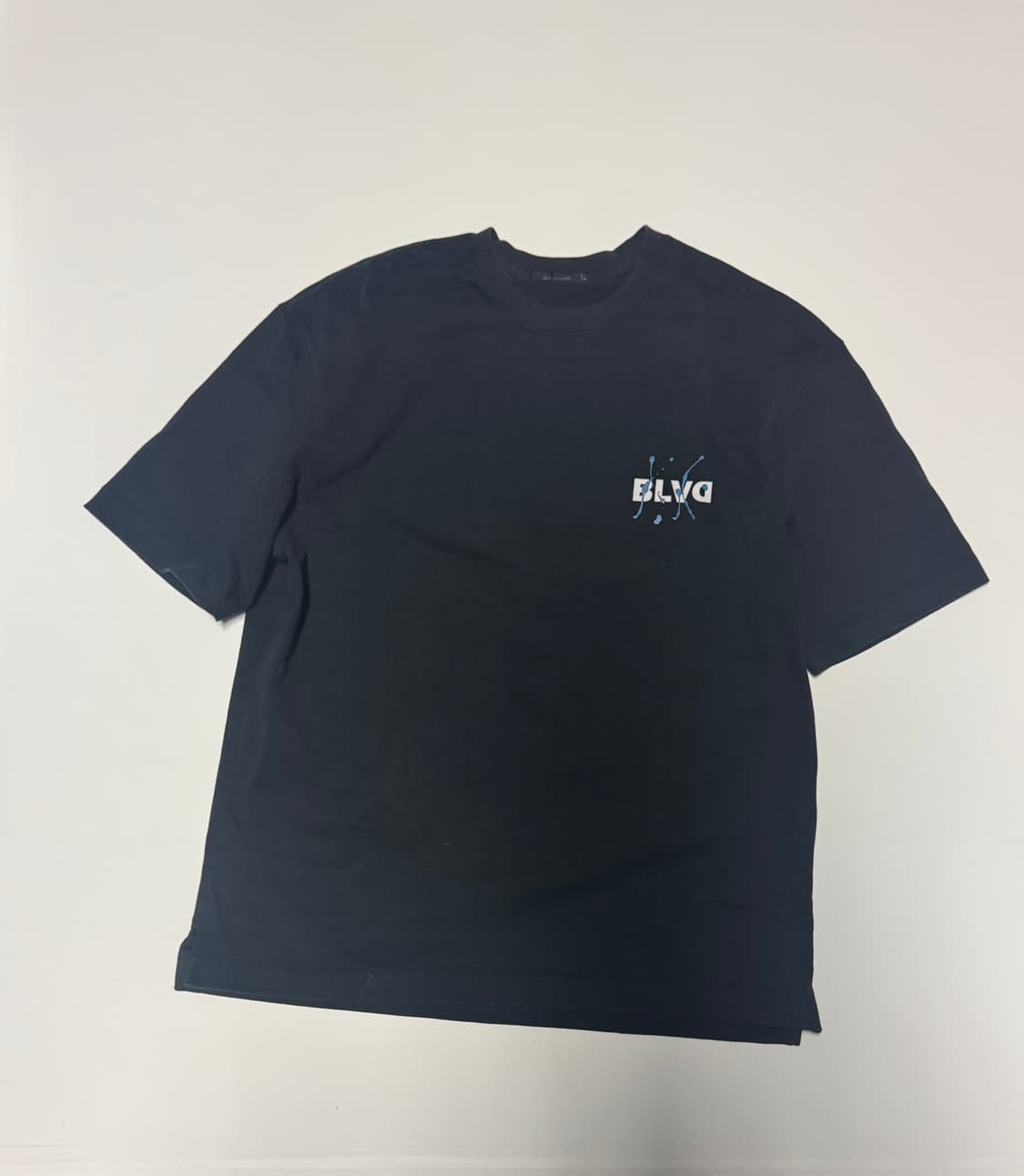 남성 질스튜어트 22년도 프린팅 반팔 티셔츠 M ~ L 블랙 상품이미지1