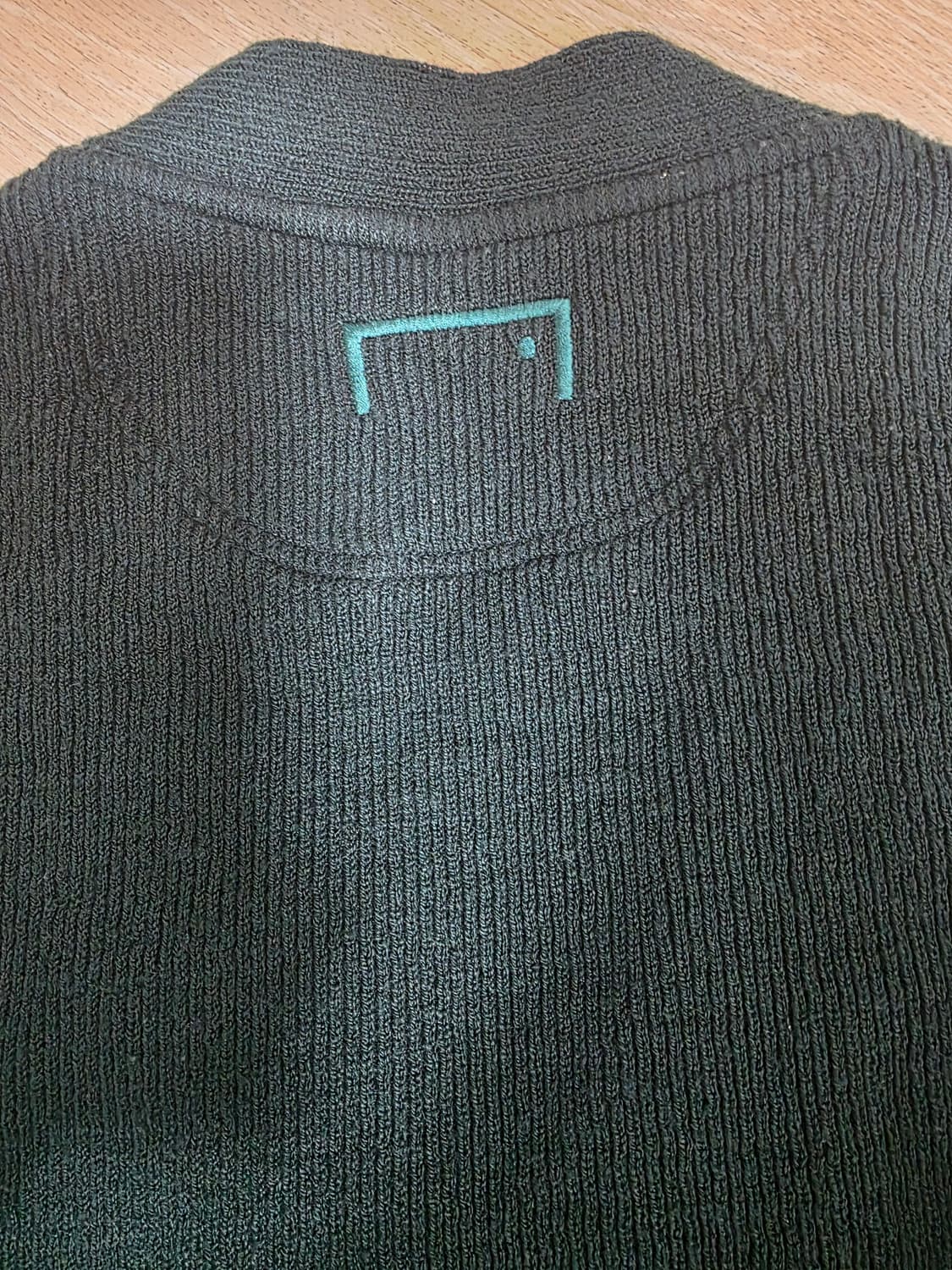 골스튜디오 브이넥 자수 로고 가디건 XL 상품이미지8