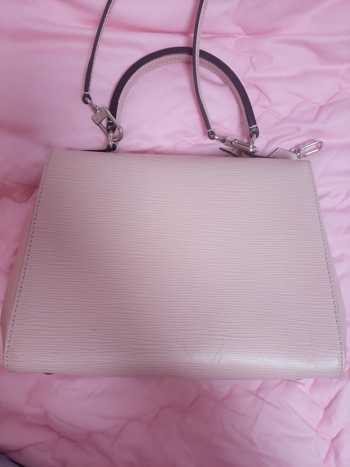정품)급처상태좋음!루이비통 핑크 에삐 클루니bb 토트 크로스백 가방 상품이미지7