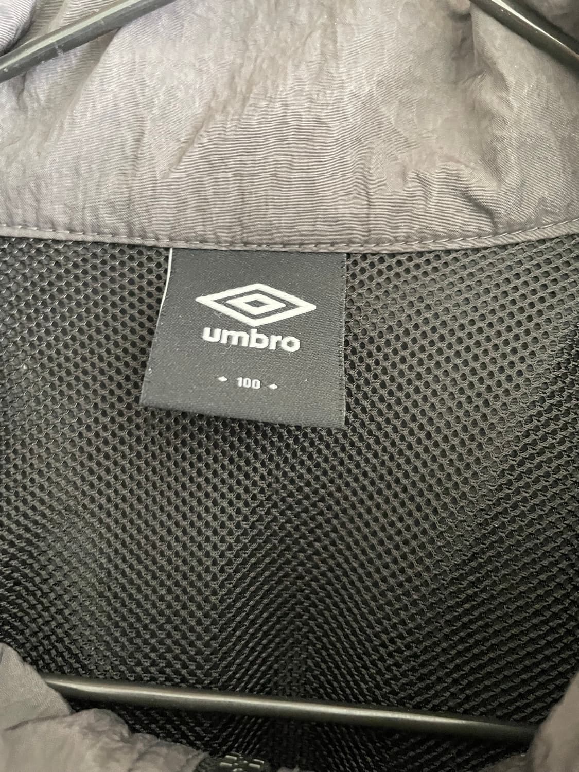 엄브로 그레이 블랙 화이트 배색 투웨이 바막 상품이미지3