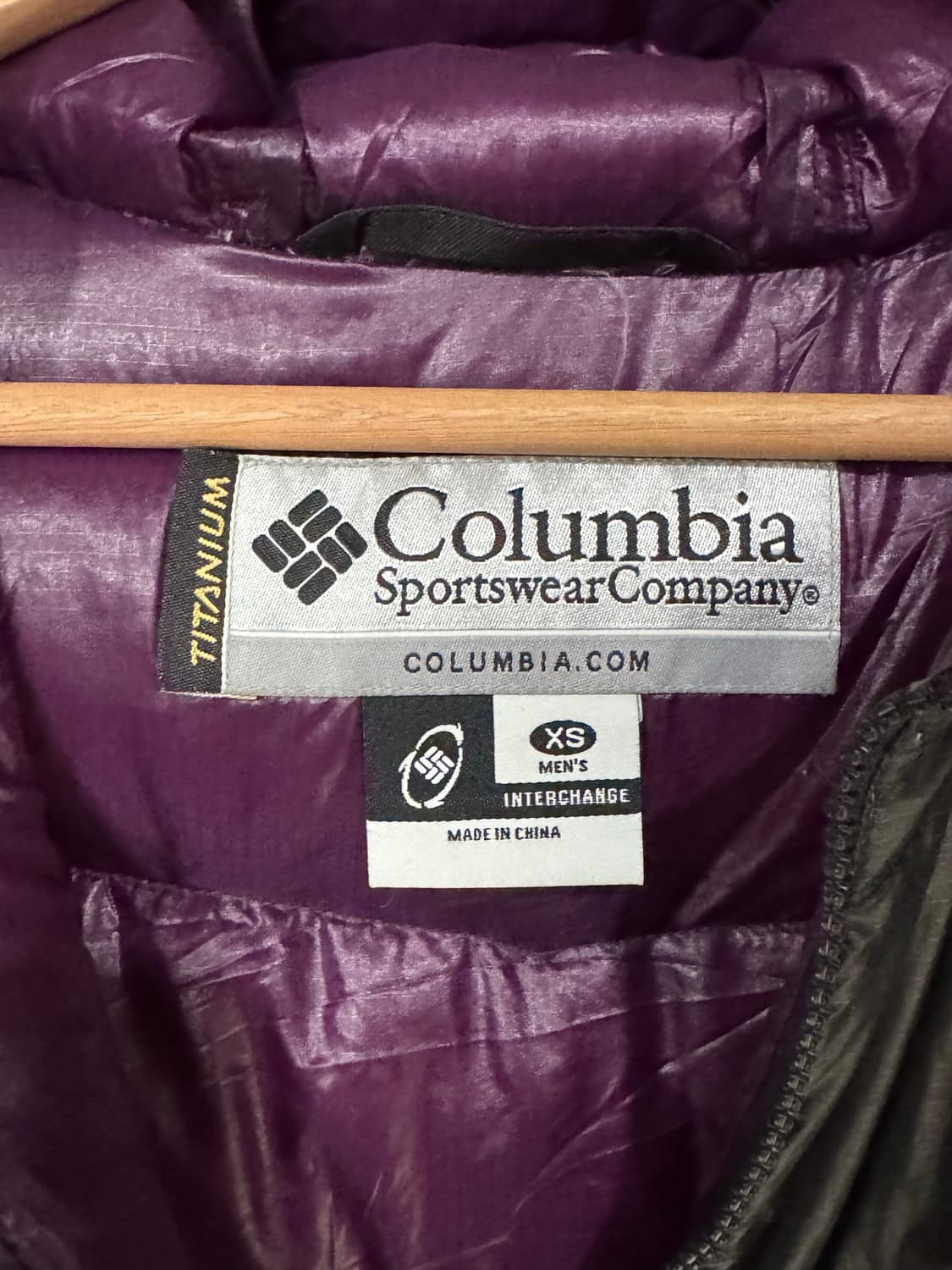 컬럼비아 재팬 유광 다운 푸퍼자켓  상품이미지4