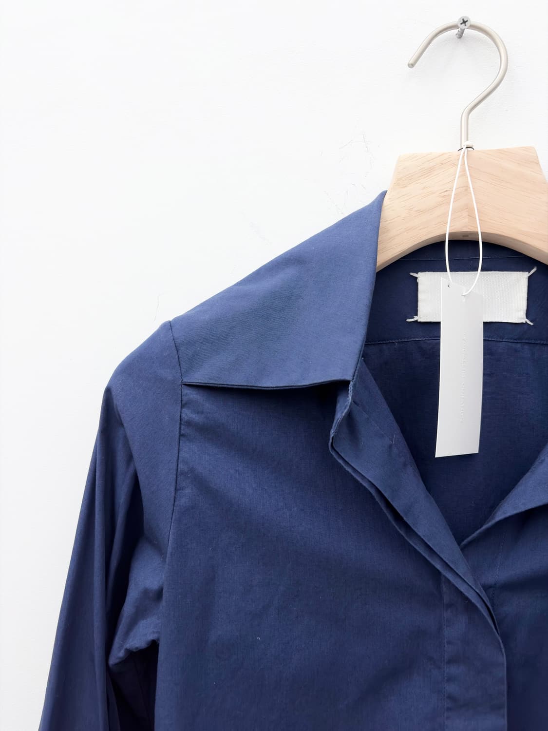 HIDDEN COLLAR SHIRT 상품이미지2