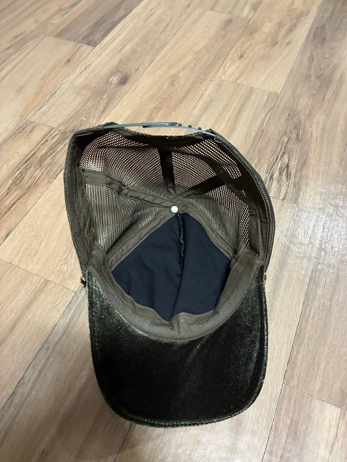 [새상품] 벨벳 체인 자수 모자 볼캡 상품이미지4