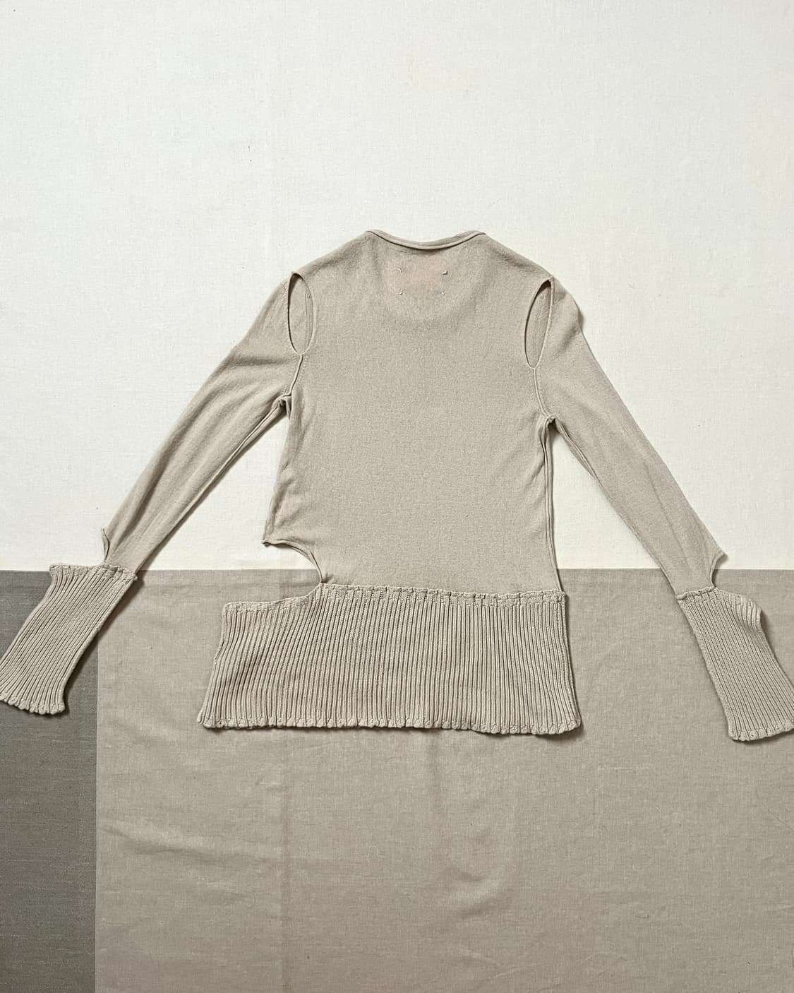 마르지엘라 메인라인 컷아웃 니트 maison margiela 상품이미지2