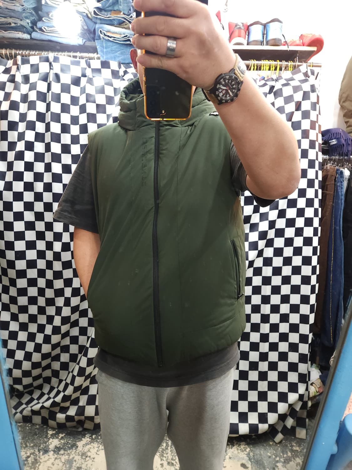 데상트 후디 캐논 오리털 패딩조끼

 상품이미지6