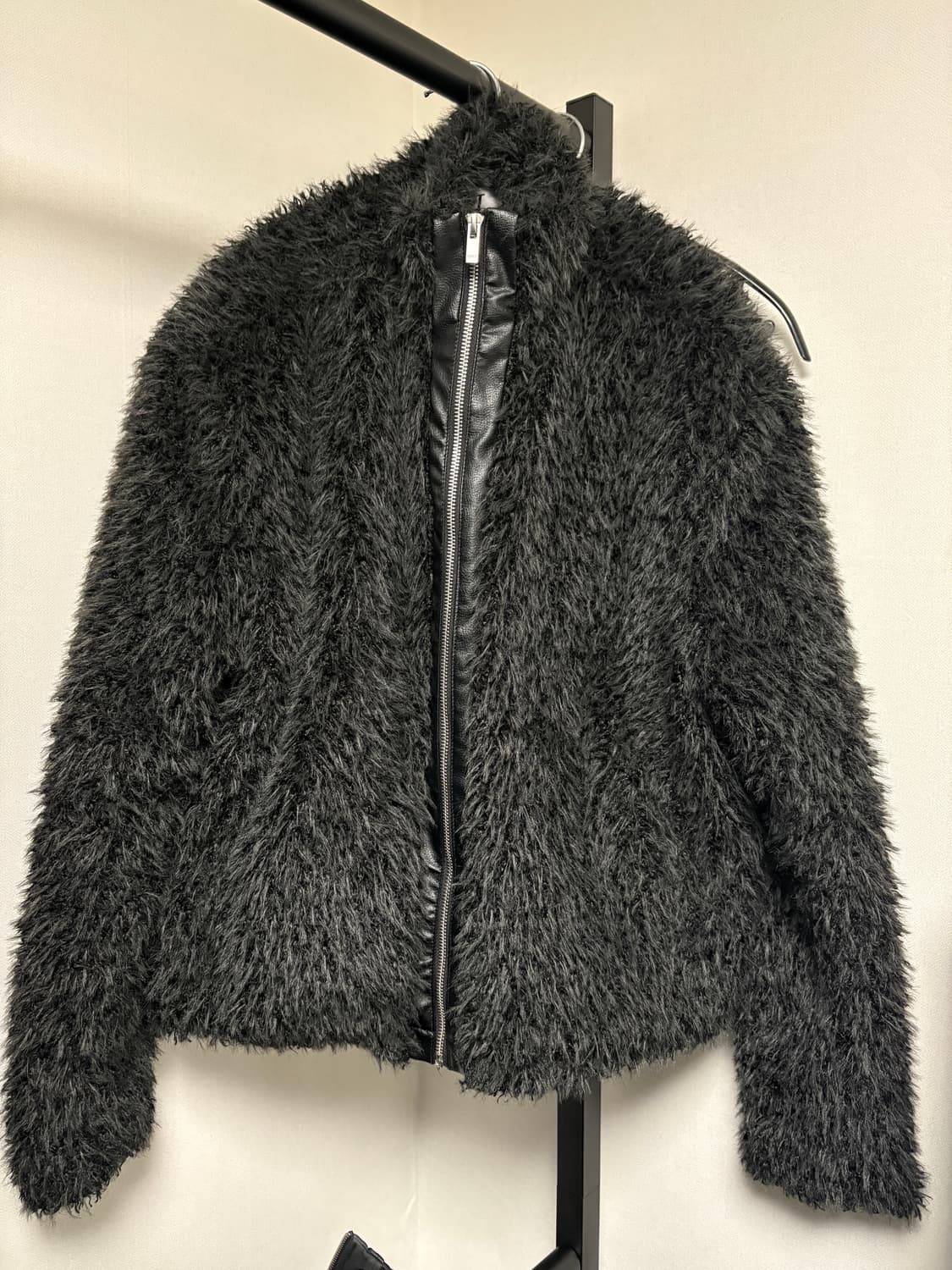 플레이스스튜디오 소프트 퍼 오버핏 자켓 상품이미지1