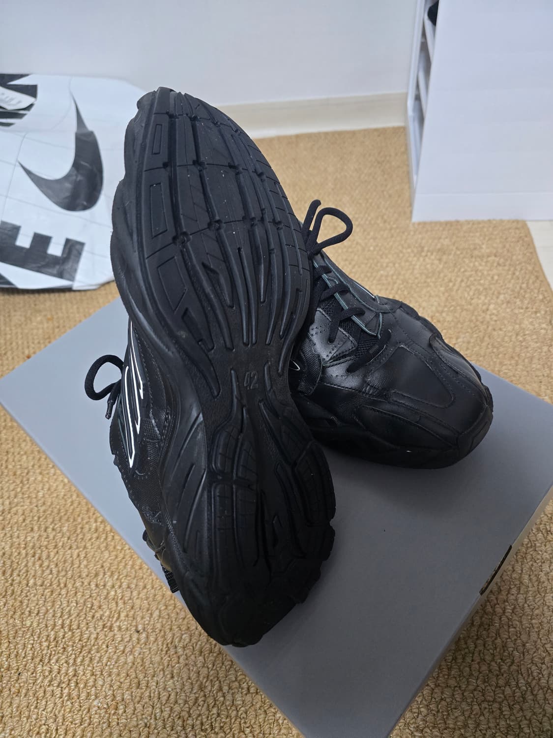 발렌시아가 먼데이 42 블랙 상품이미지4