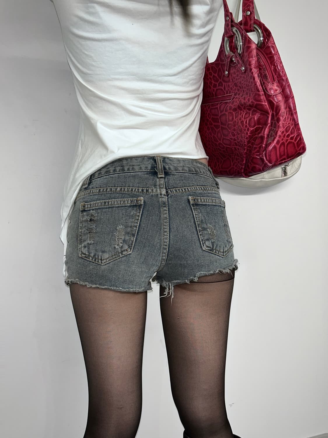 Distressed Zip Detail Denim Shorts 상품이미지3