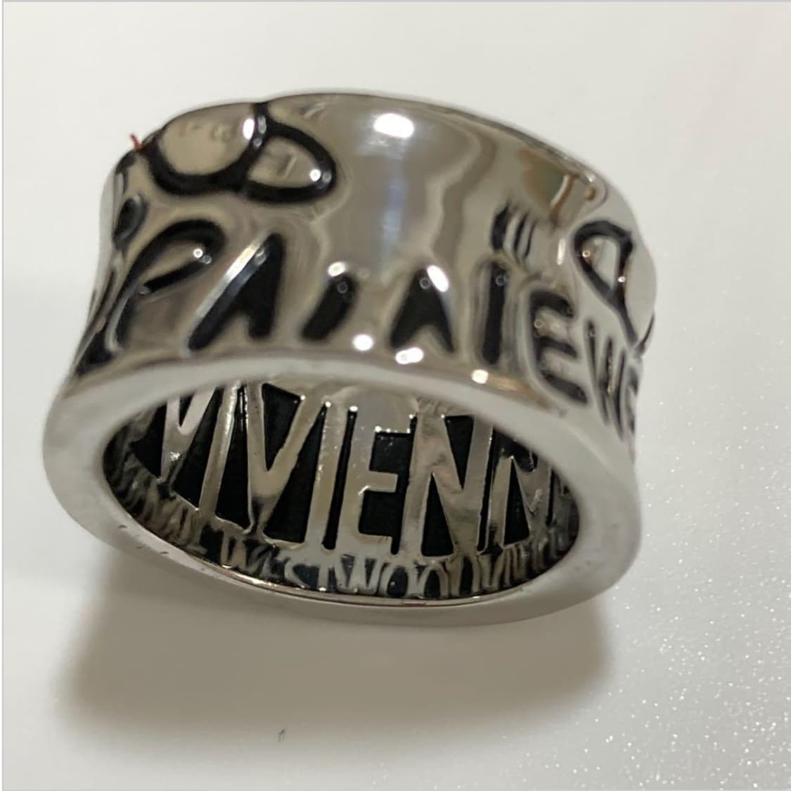 비비안웨스트우드 아카이브 레터링 로고링 반지 상품이미지4