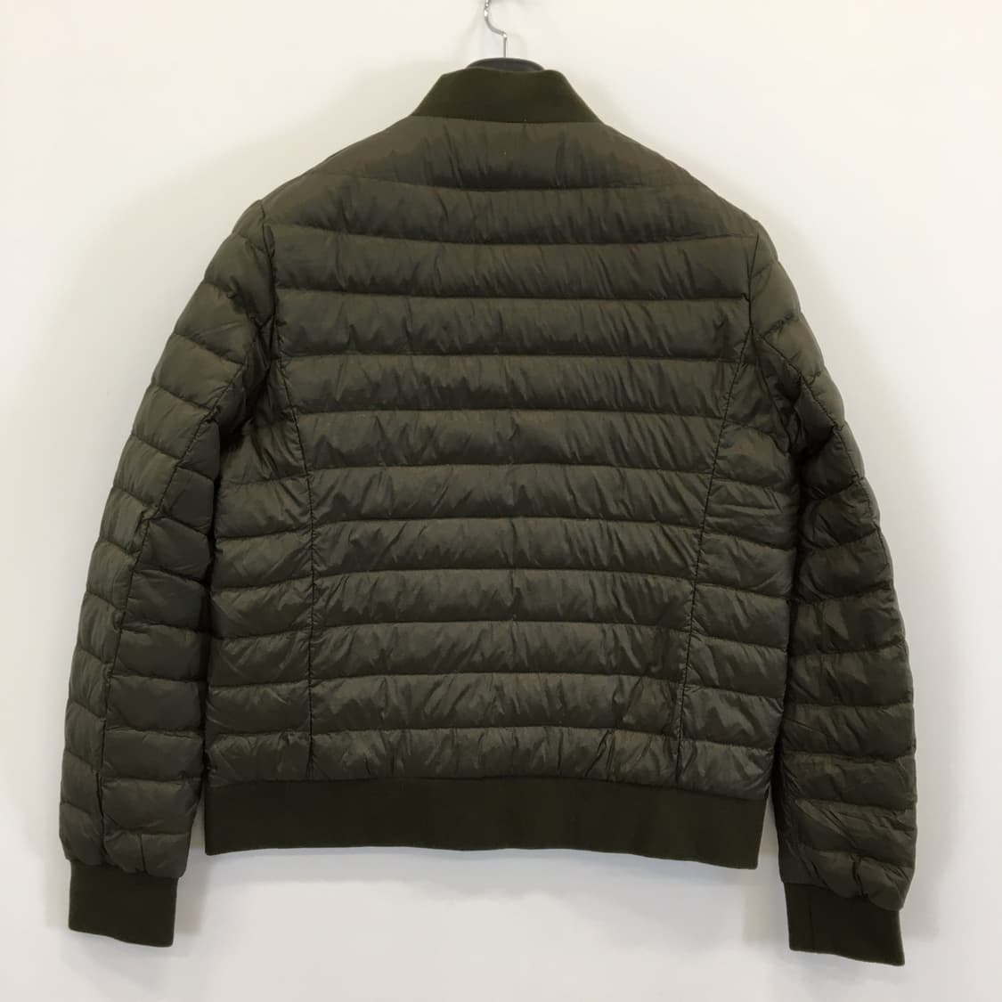 유니클로 울트라라이트다운 경량패딩 L 상품이미지4