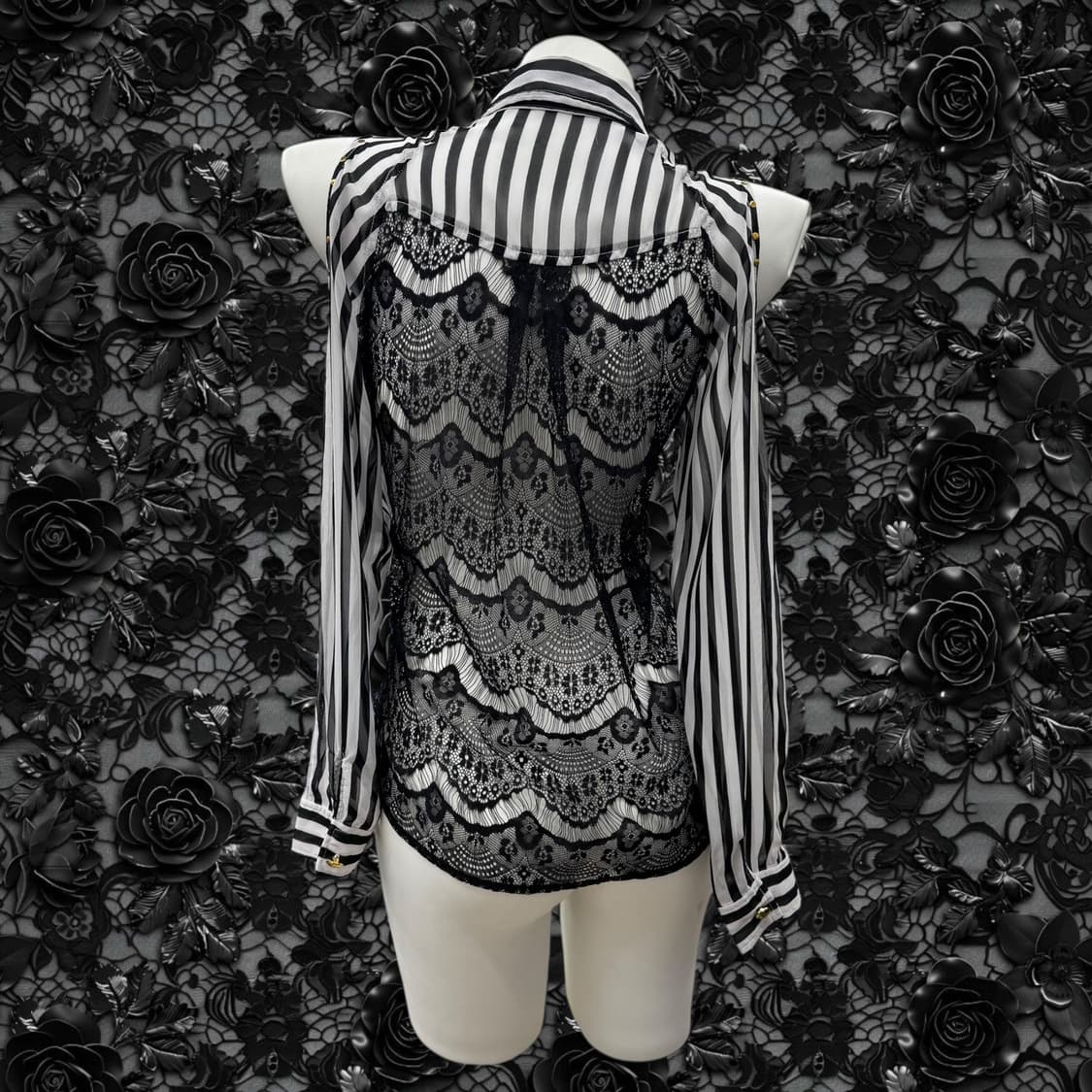 Dig deep off shoulder see through top 상품이미지3