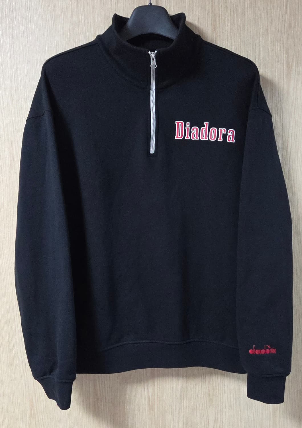 (착샷) 디아도라 하프 집업 맨투맨 블랙 상품이미지1