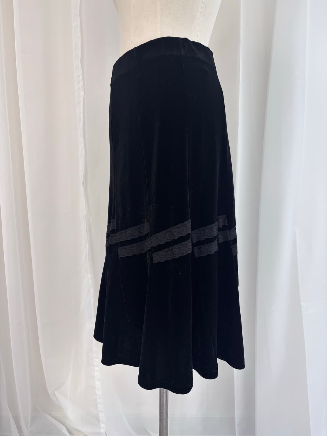 벨벳 레이스 사선 트리밍 스커트 상품이미지2