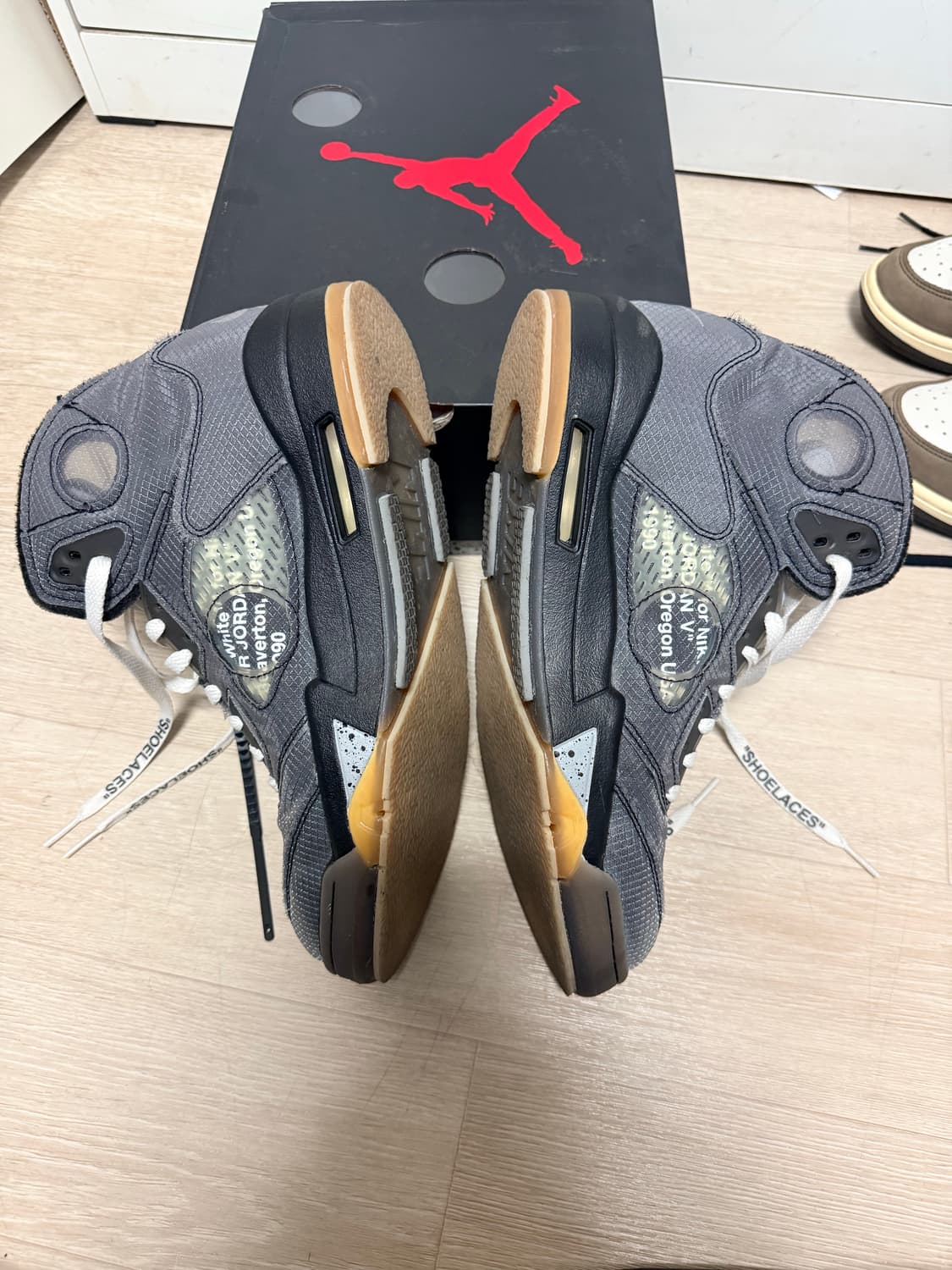 나이키 오프화이트 조던5 모슬린 280 상품이미지3