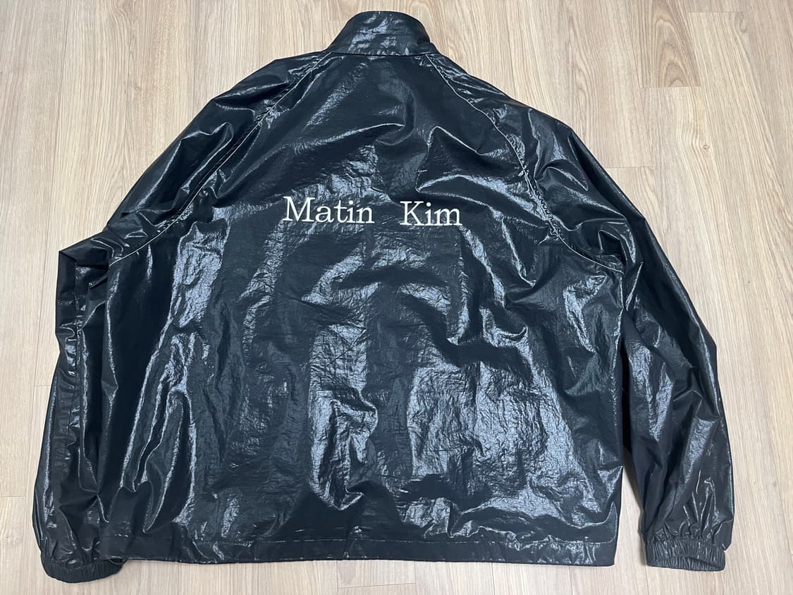 마뗑킴 로고 코팅 블랙 점퍼 상품이미지2