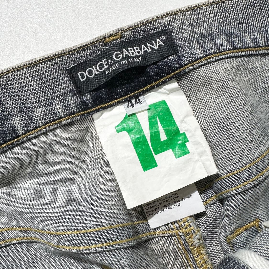 돌체 앤 가바나 메탈 플레이트 워시드 데님 팬츠 상품이미지4