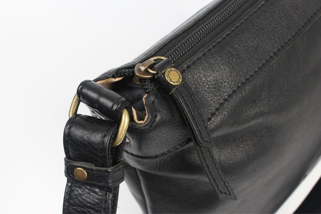 DAKOTA Leather Crossbody Bag 상품이미지6