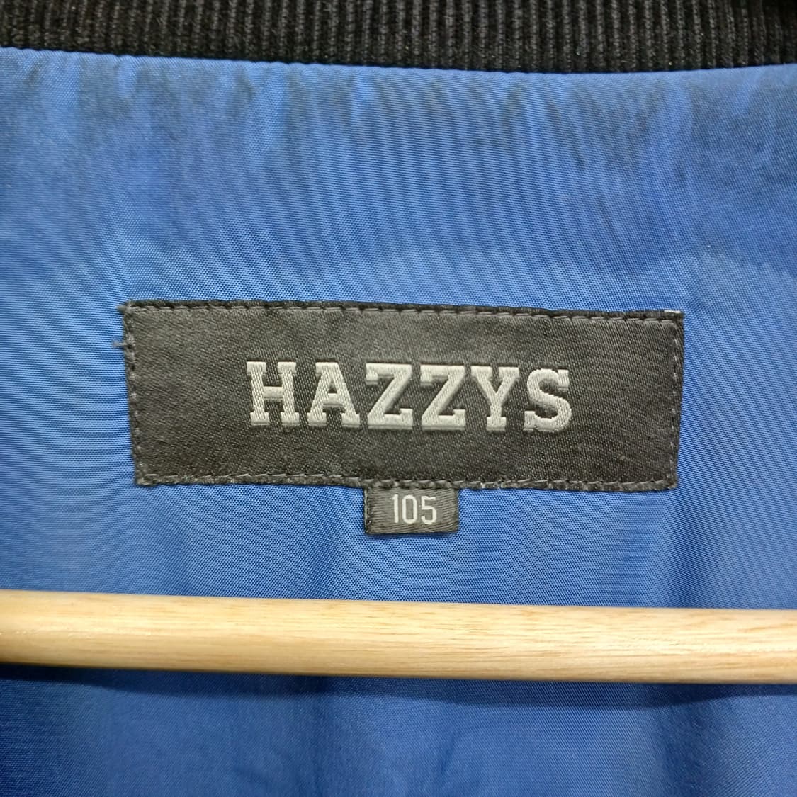 해지스 유광 Y2K 점퍼 105
  상품이미지4