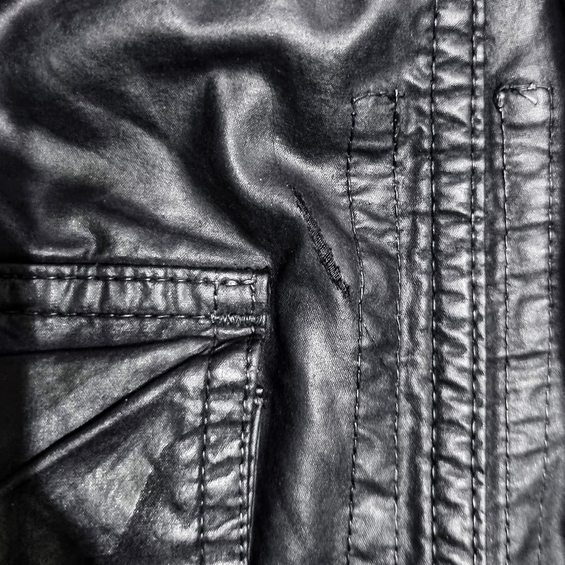 릭오웬스 - 13SS DRKSHDW 크리치 코팅 카고 팬츠 - 블랙 -  상품이미지6