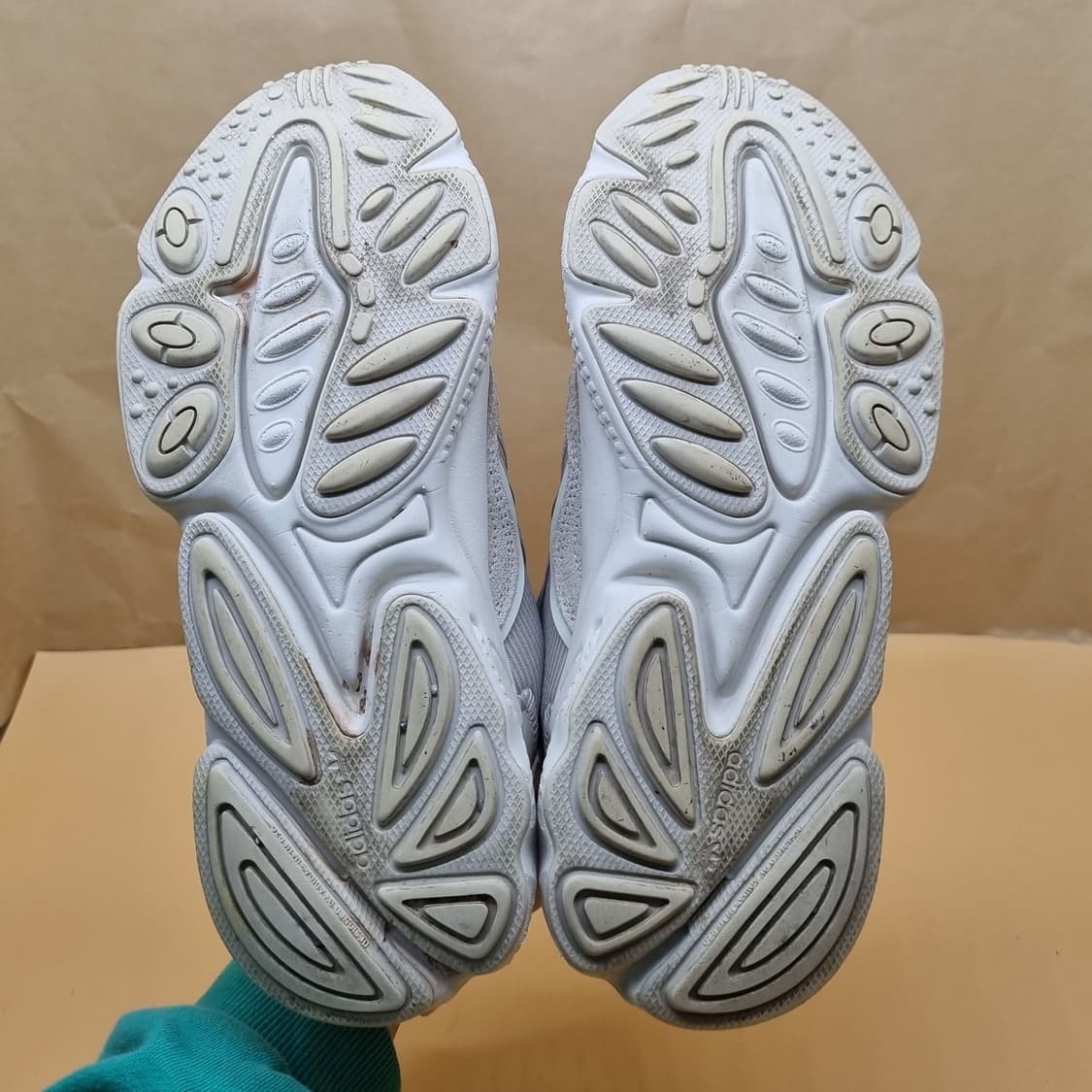 아디다스 오즈위고 베이지 여성운동화240. 상품이미지3