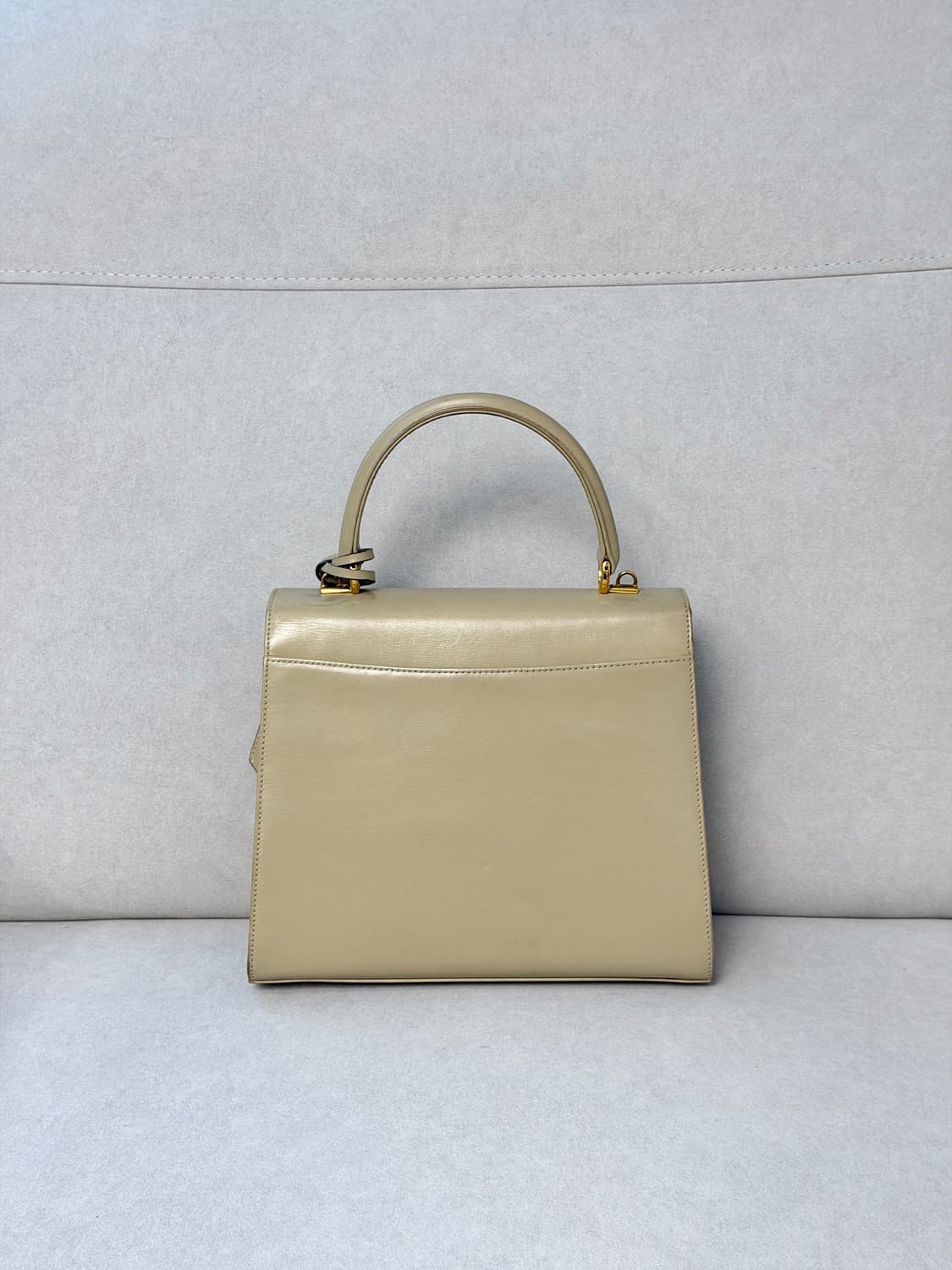 구찌 레이디 락 레더 탑 핸들 백 상품이미지2