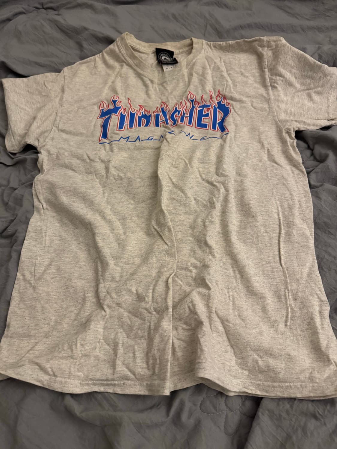 트래셔 반팔 티셔츠 그레이 M 상품이미지1