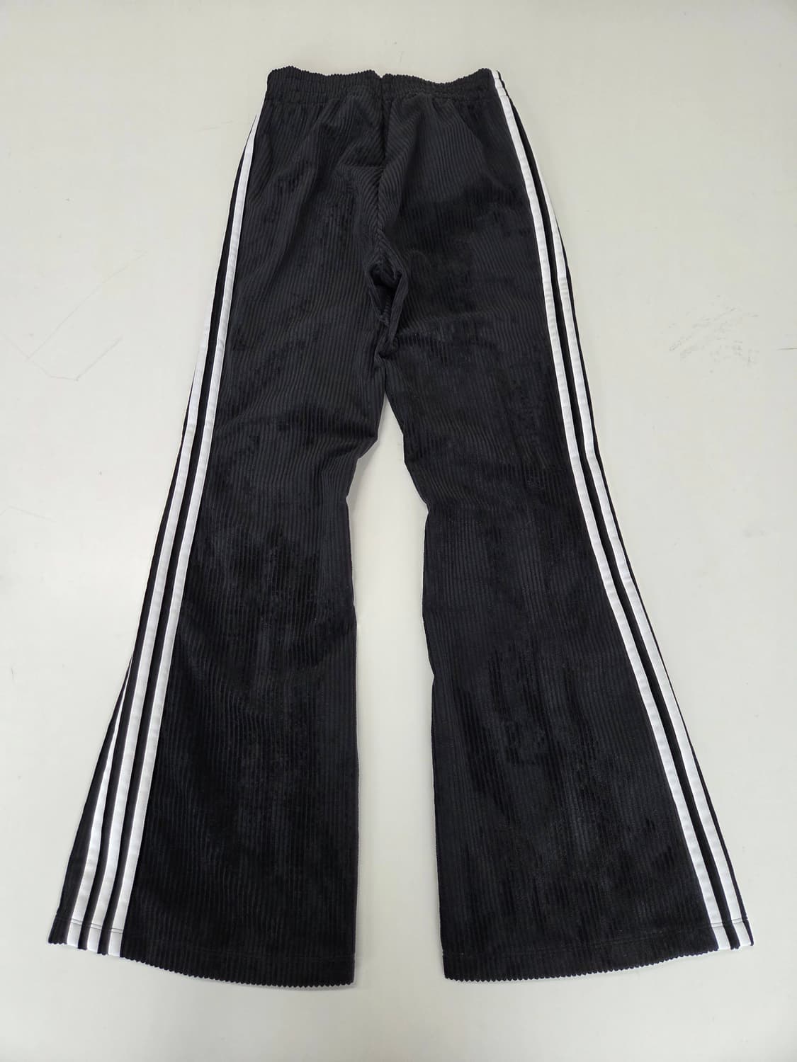 아디다스 코듀로이 블랙 부츠컷 트랙 팬츠 XS 상품이미지2
