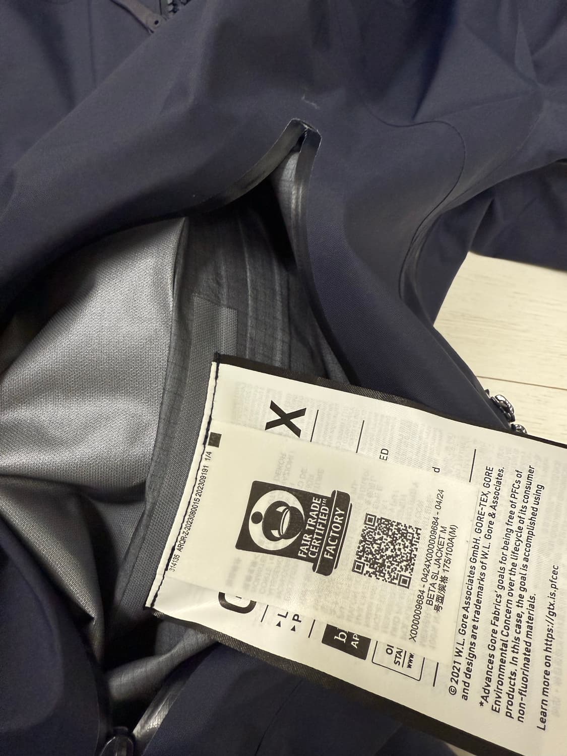 아크테릭스 베타 sl M 사이즈 블랙 사파이어  사진 찍고 절대 안입습니 상품이미지6