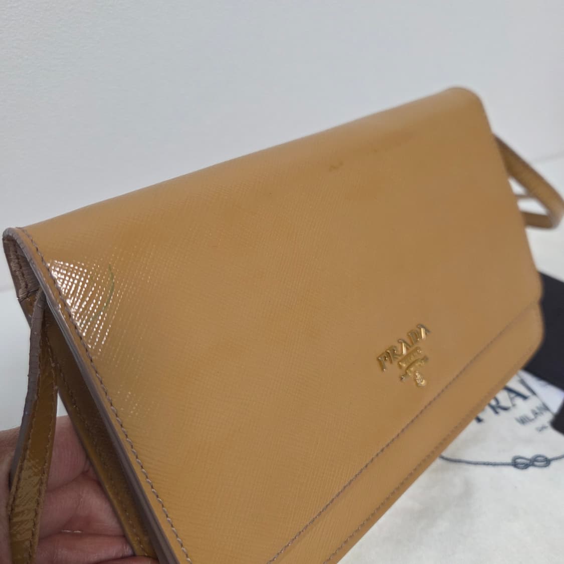 PRADA 프라다 정품 미니 크로스백 유광사피아노 클러치 지갑 폰홀더백 상품이미지7