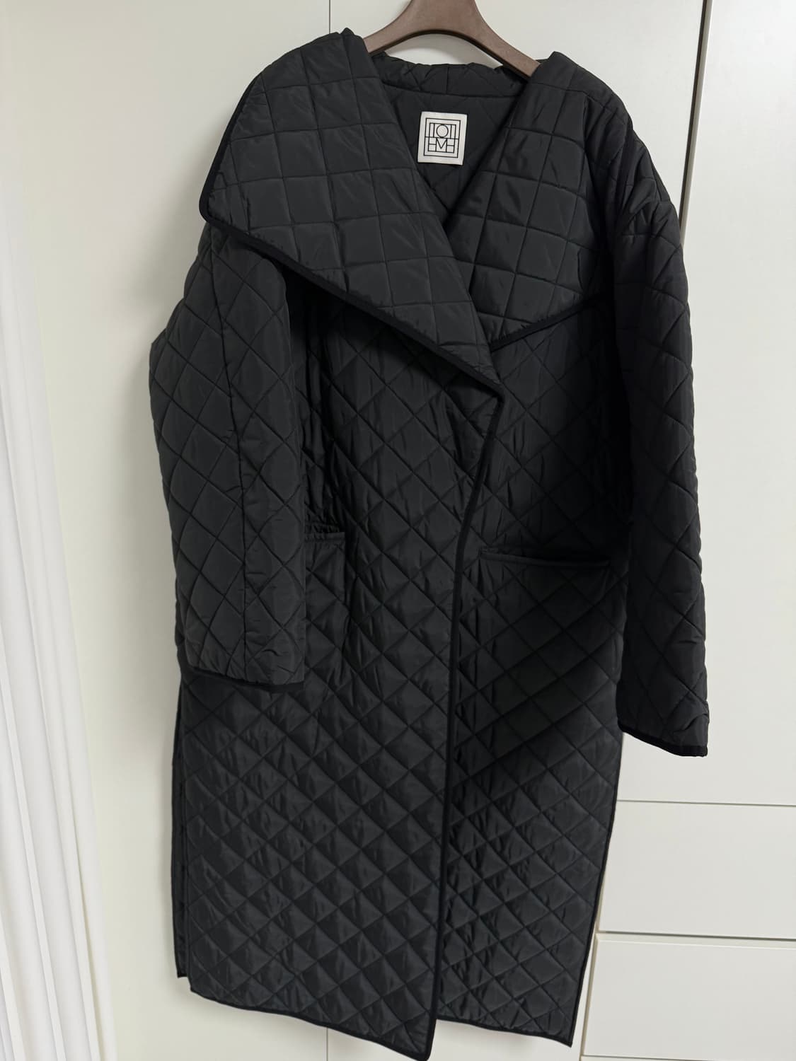 토템 시그니처 퀼팅 코트 상품이미지1