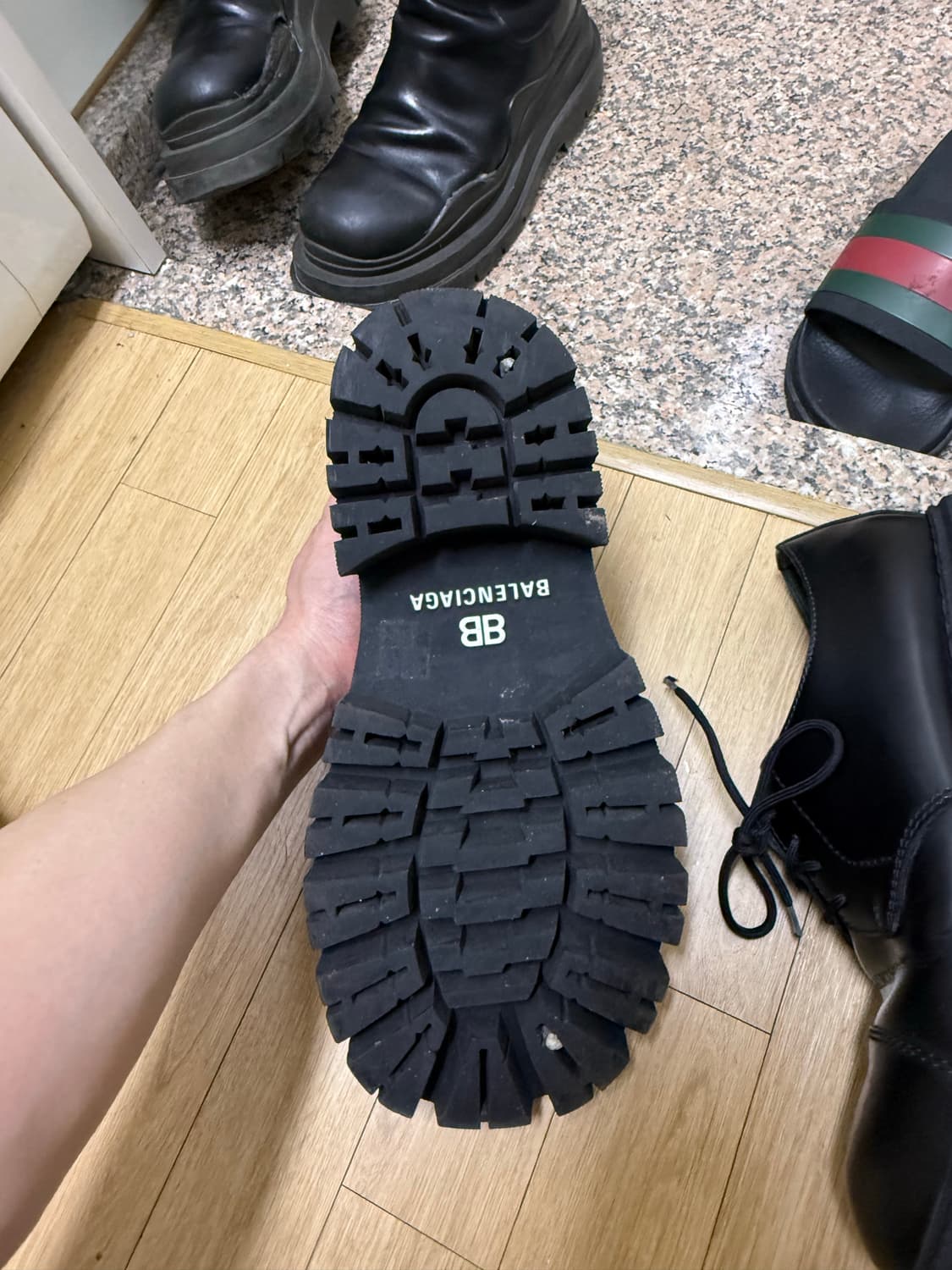 [42-43] 발렌시아가 트랙터 더비 샘플 상품이미지6
