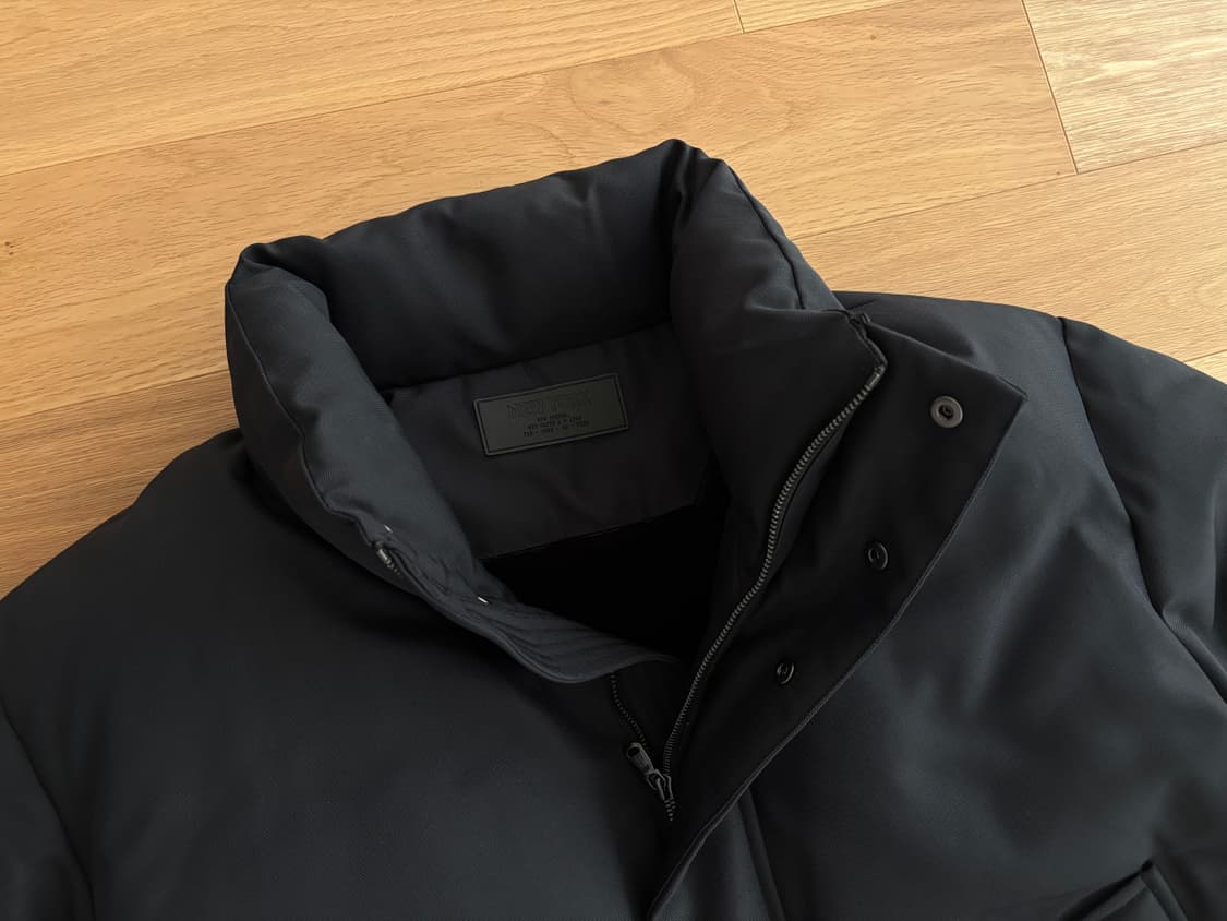 질스튜어트뉴욕 하이넥 미니멀 숏패딩 L 다크네이비 상품이미지3